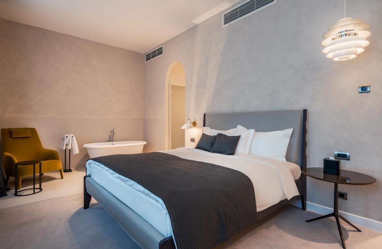 Hotel Monograph Freedom Square Tbilisi Zewnętrze zdjęcie