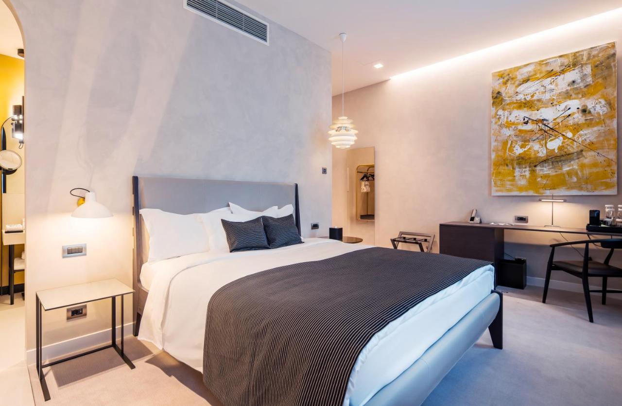 Hotel Monograph Freedom Square Tbilisi Zewnętrze zdjęcie Deluxe room