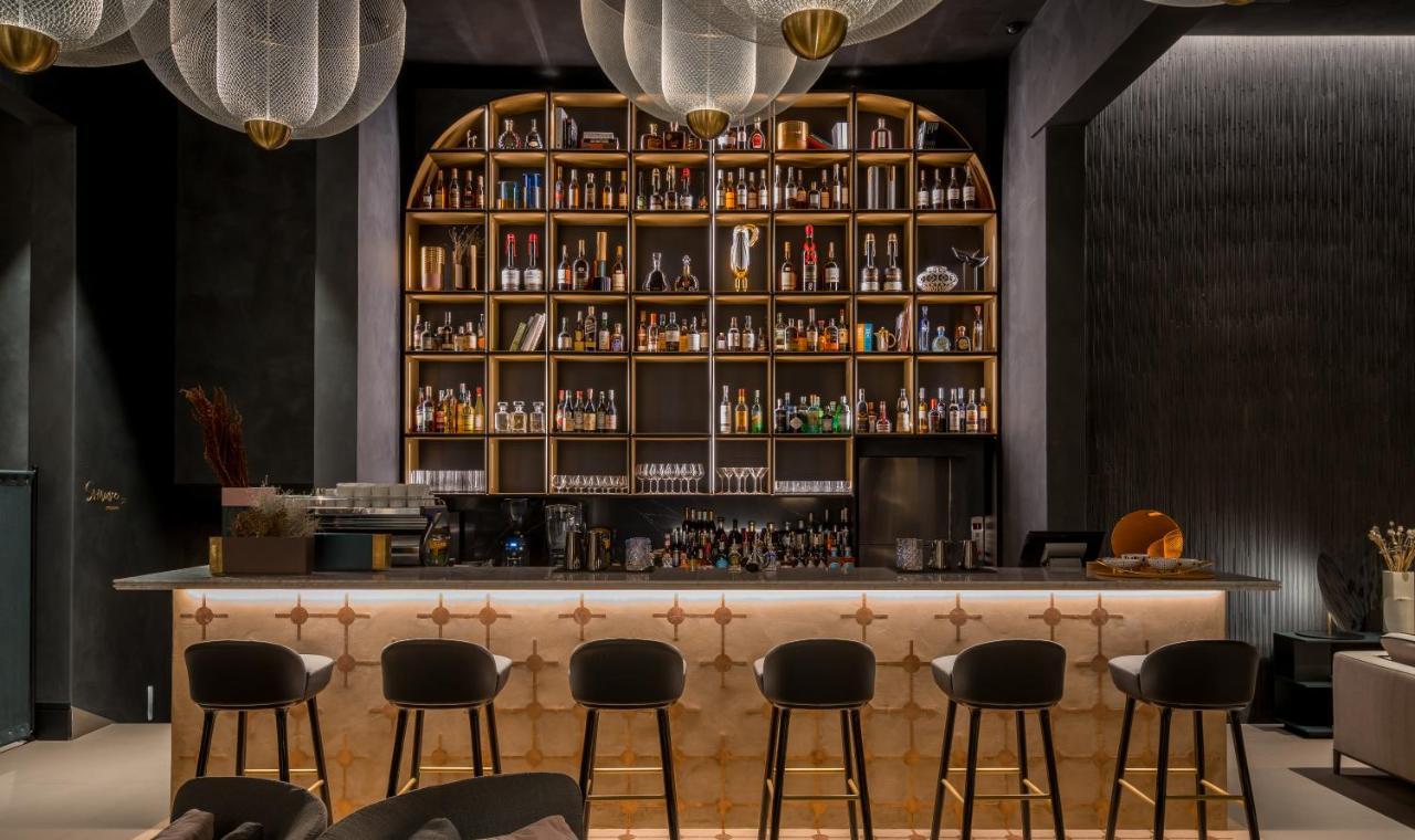 Hotel Monograph Freedom Square Tbilisi Zewnętrze zdjęcie The bar at the restaurant